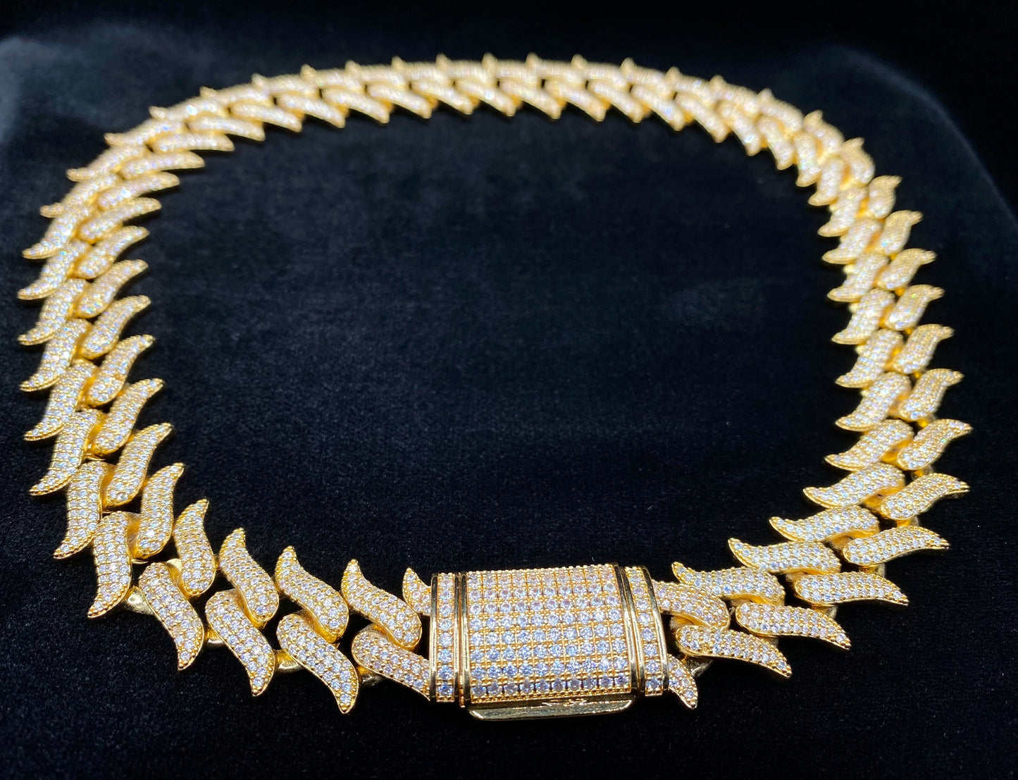 Charmbox Men Thorn Cuban chain gold and silver plated iced out necklace