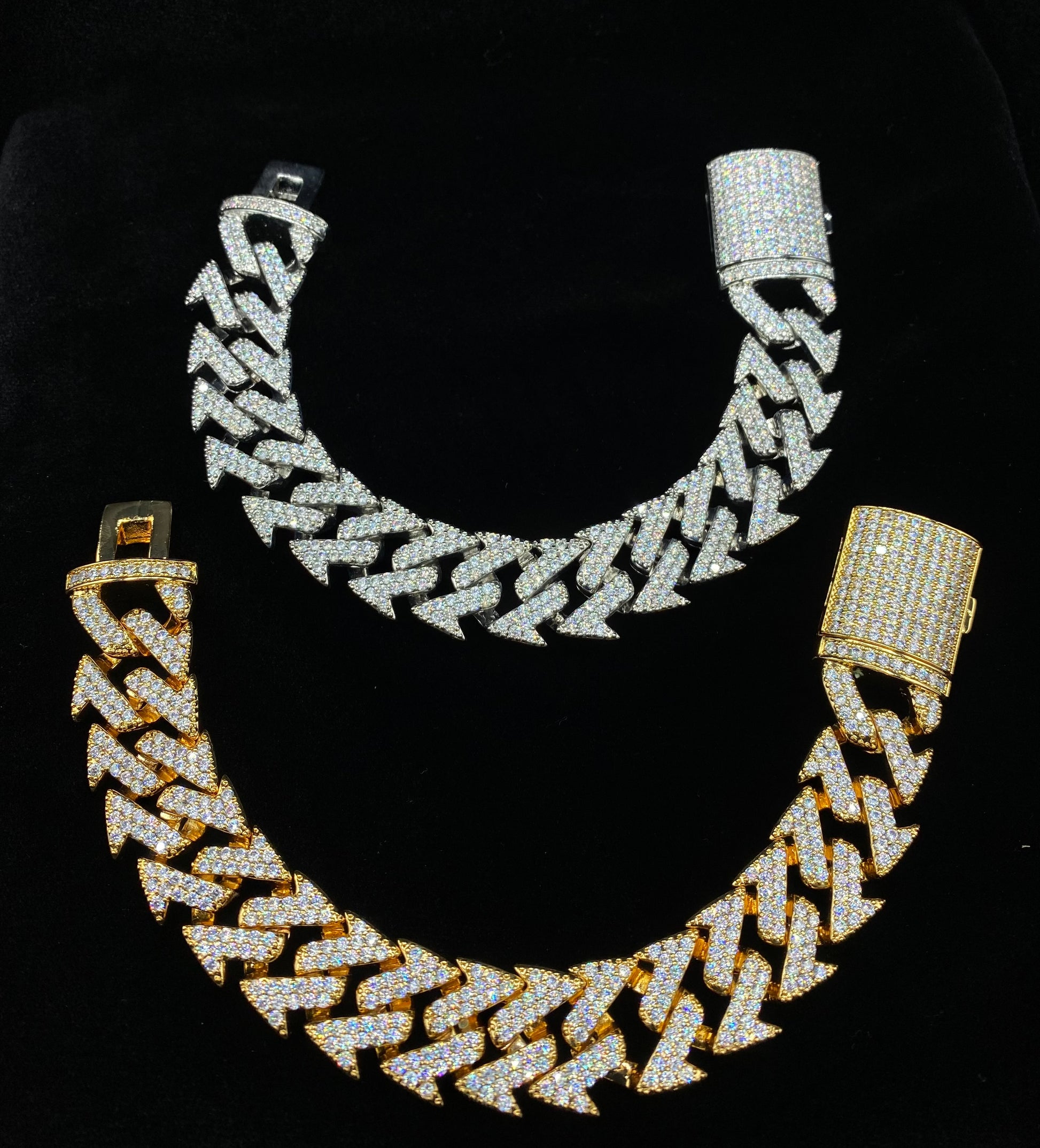 Charmbox Men Zorrow Cuban bracelet gold and silver plated iced out