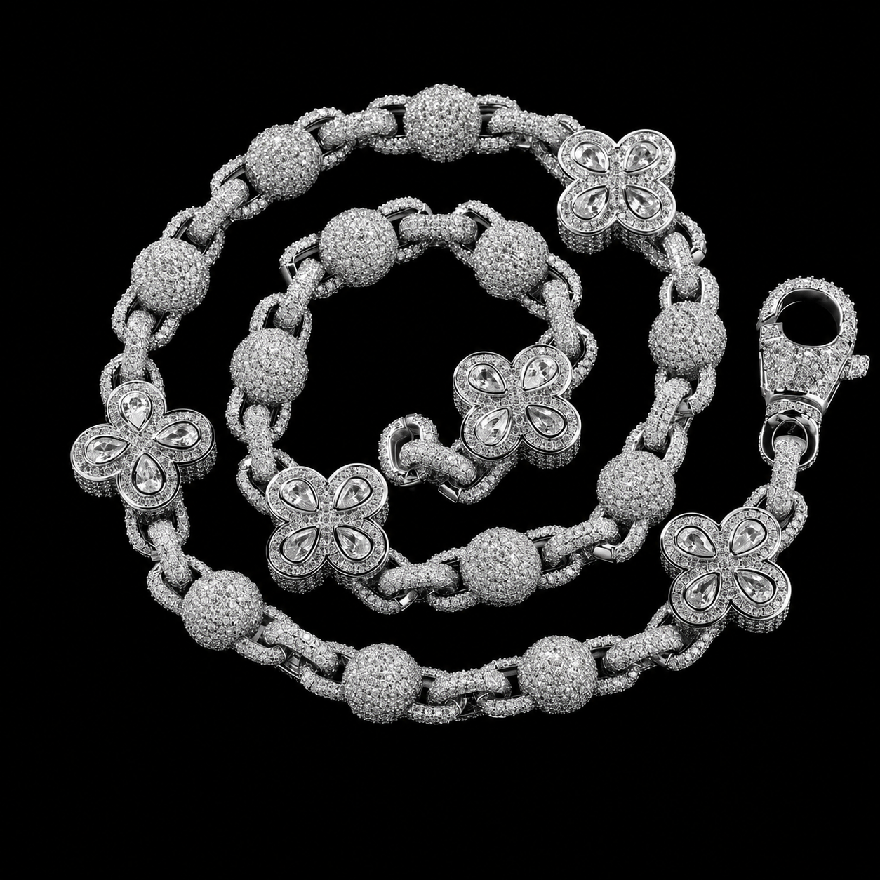 Iced out clover chain link detail