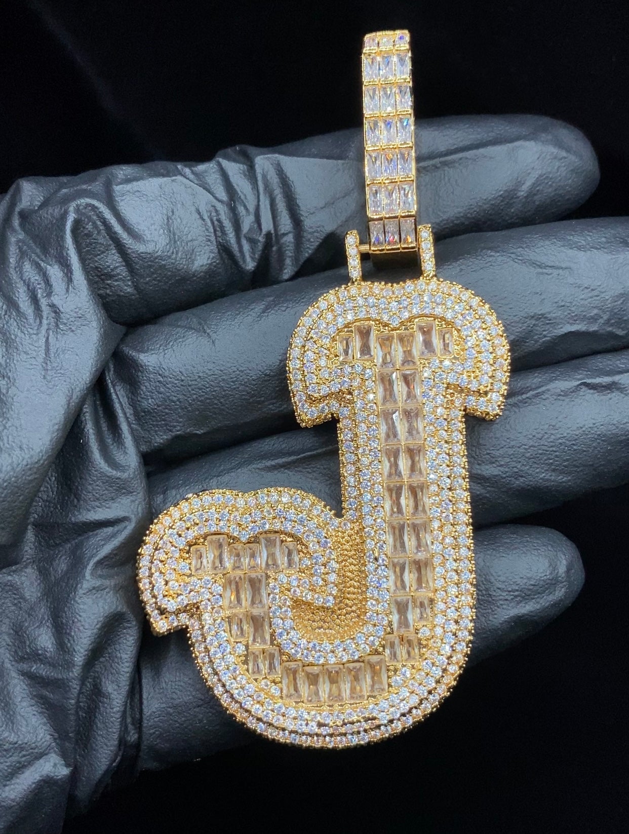 Snow Initial Custom