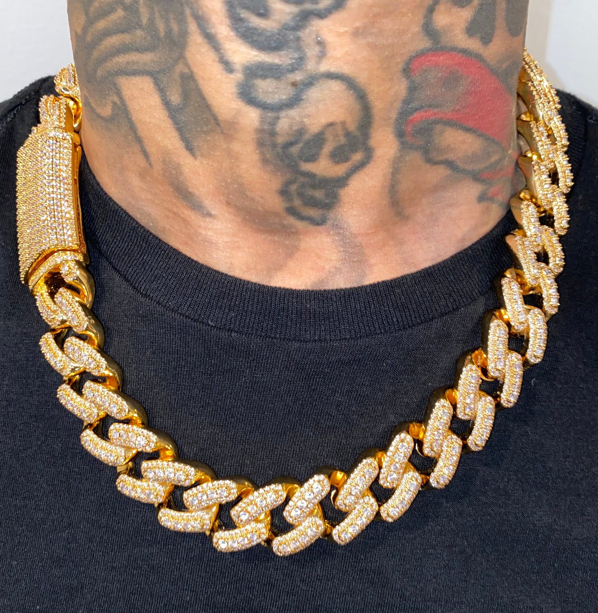 20mm Rocky Cuban chain worn by model, Charmbox Men