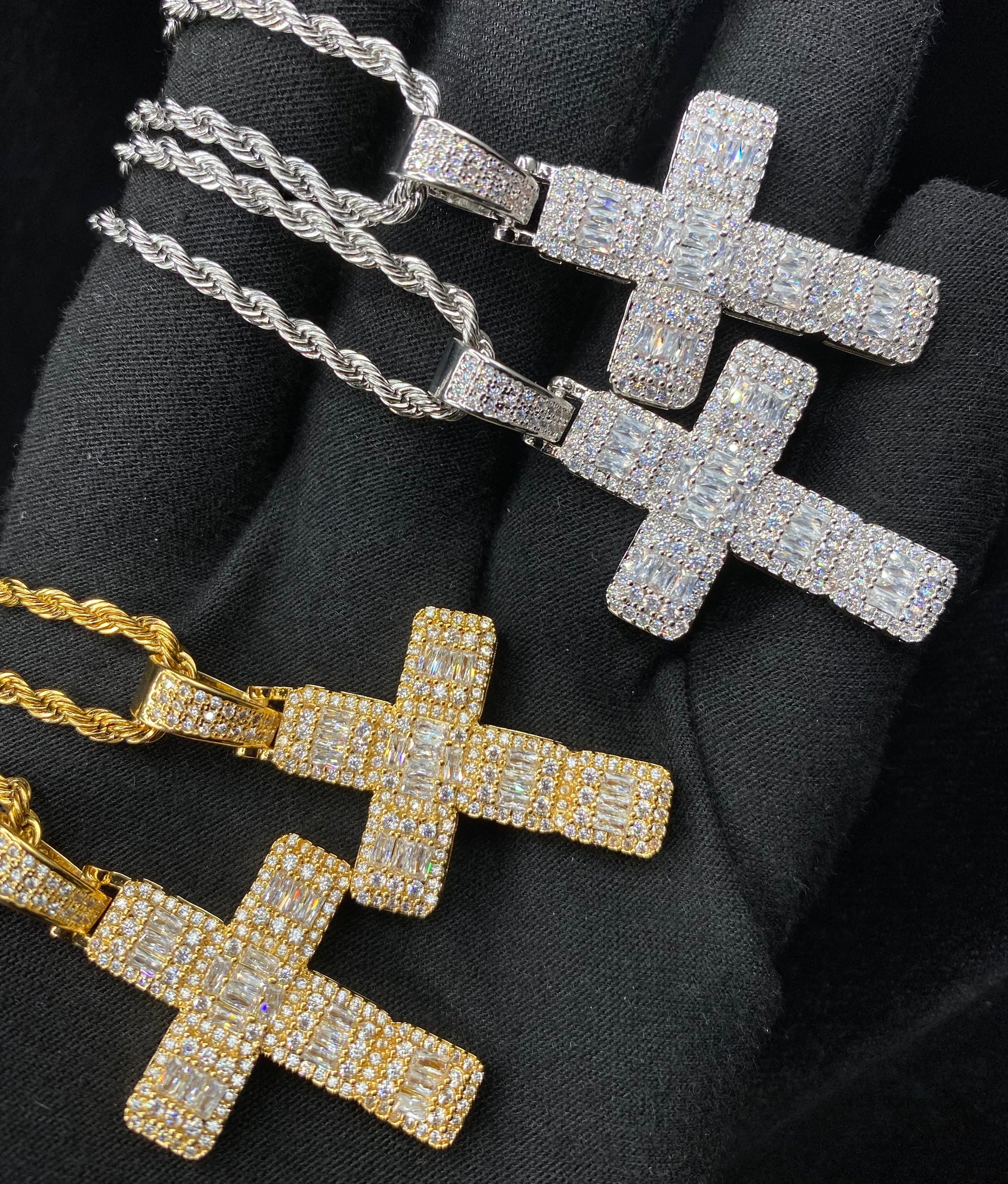 Charmbox Men cross pendant gold plated cubic zirconia