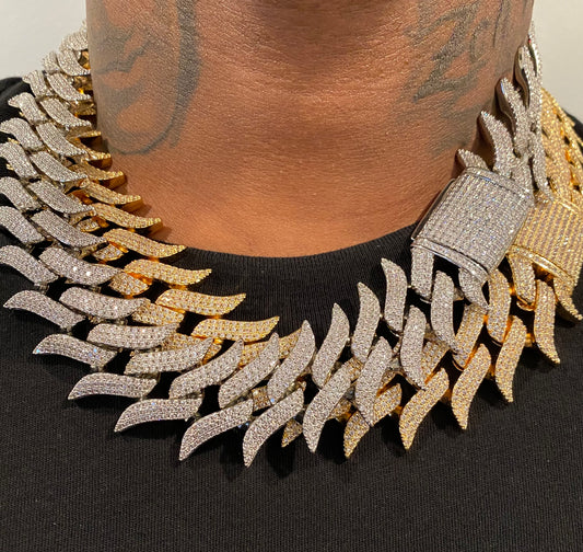 Charmbox Men King Cuban chain 32mm gold plated iced out