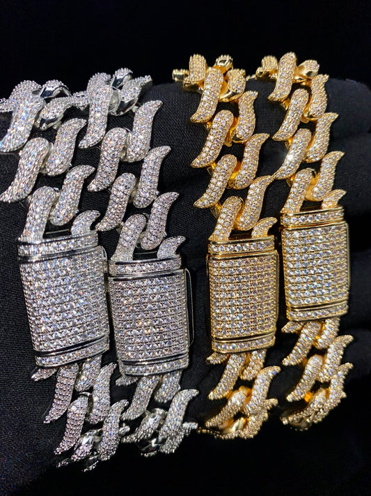 Charmbox Men Thorn Cuban bracelet gold plated iced out