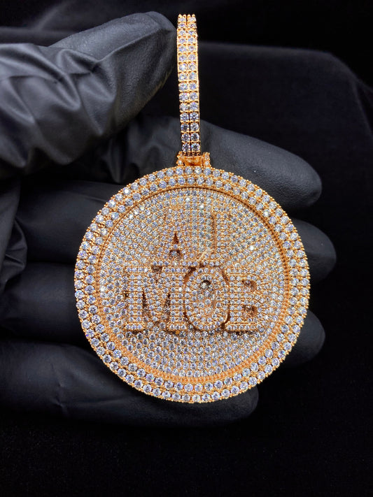 Charmbox Men bust down circle custom name pendant gold plated