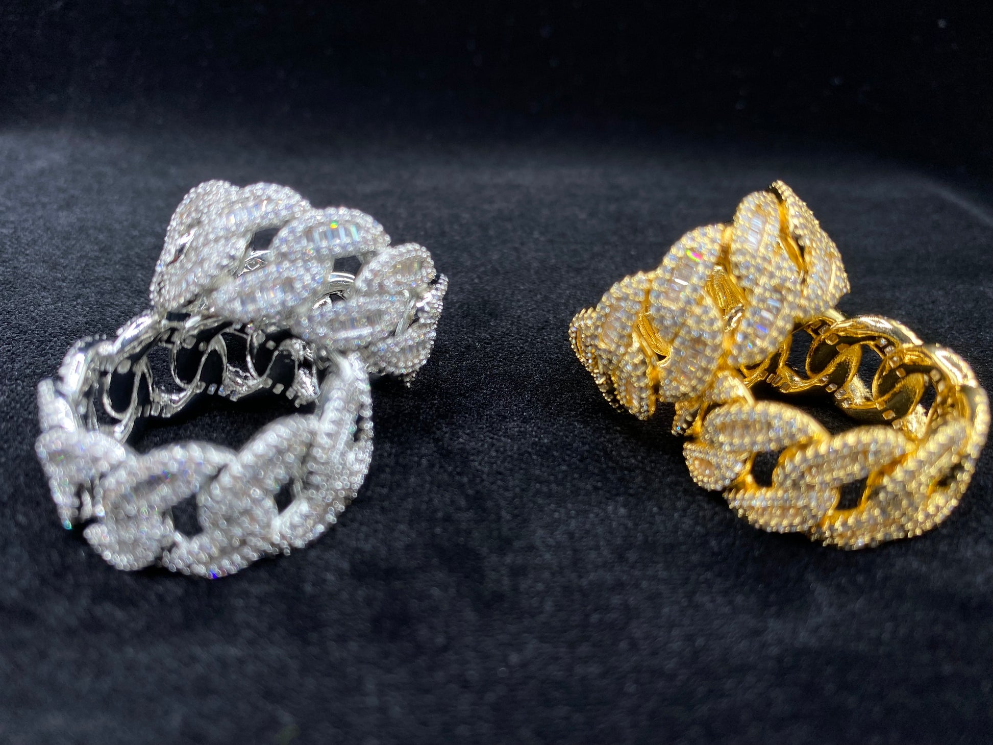 Charmbox Men Baller baguette Cuban ring gold plated iced out