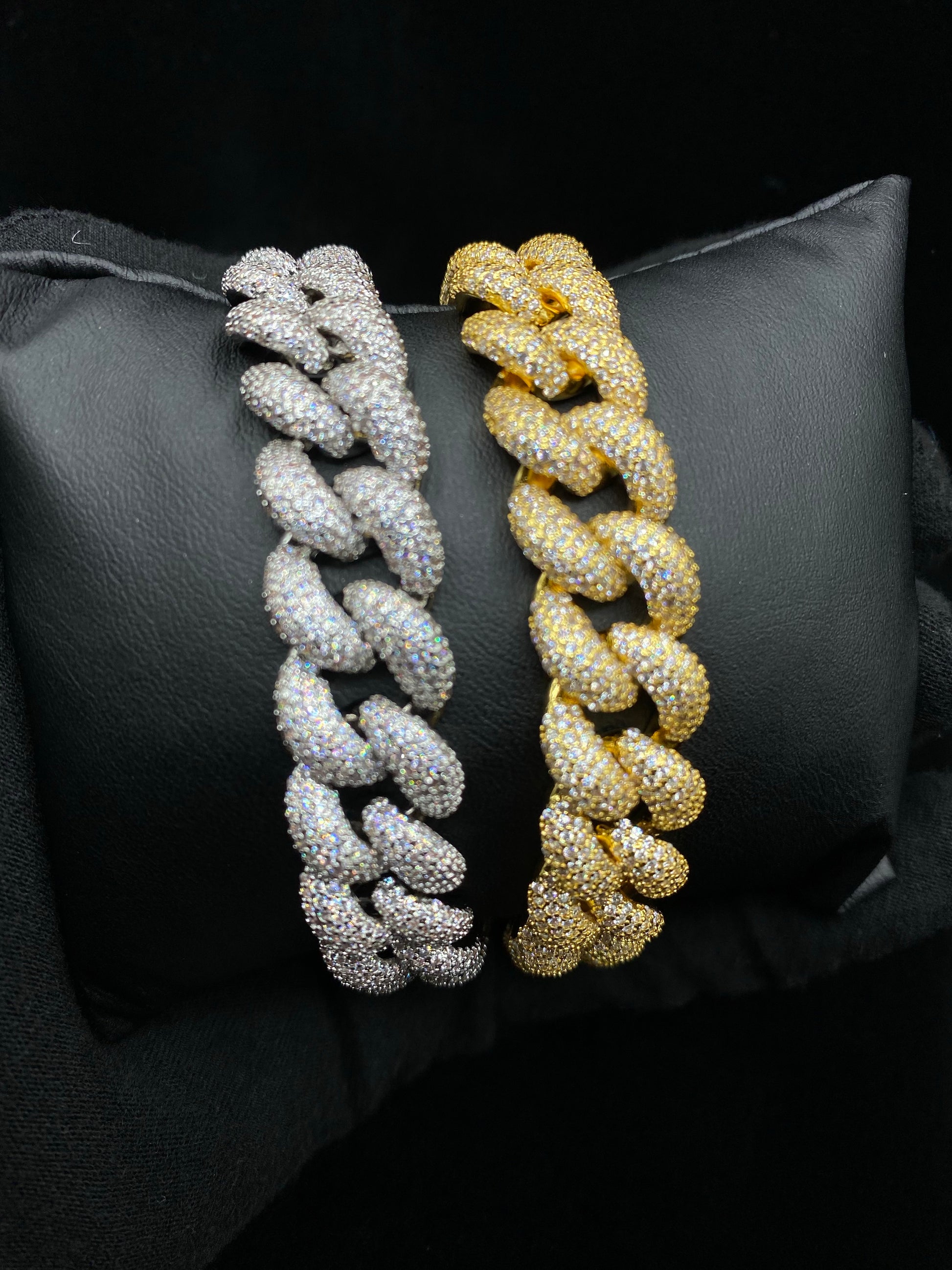 Charmbox Men Bubble Cuban bracelet gold and silver plated iced out
