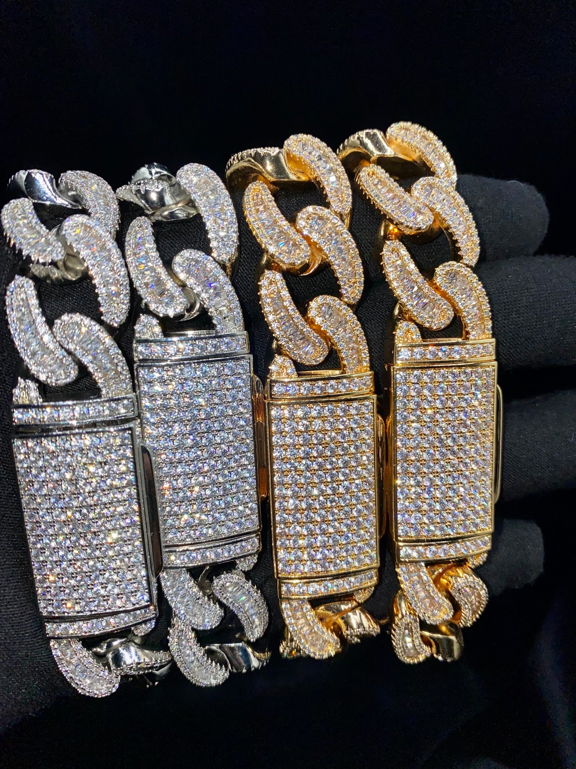 Charmbox Men Baller baguette Cuban bracelet gold plated iced out