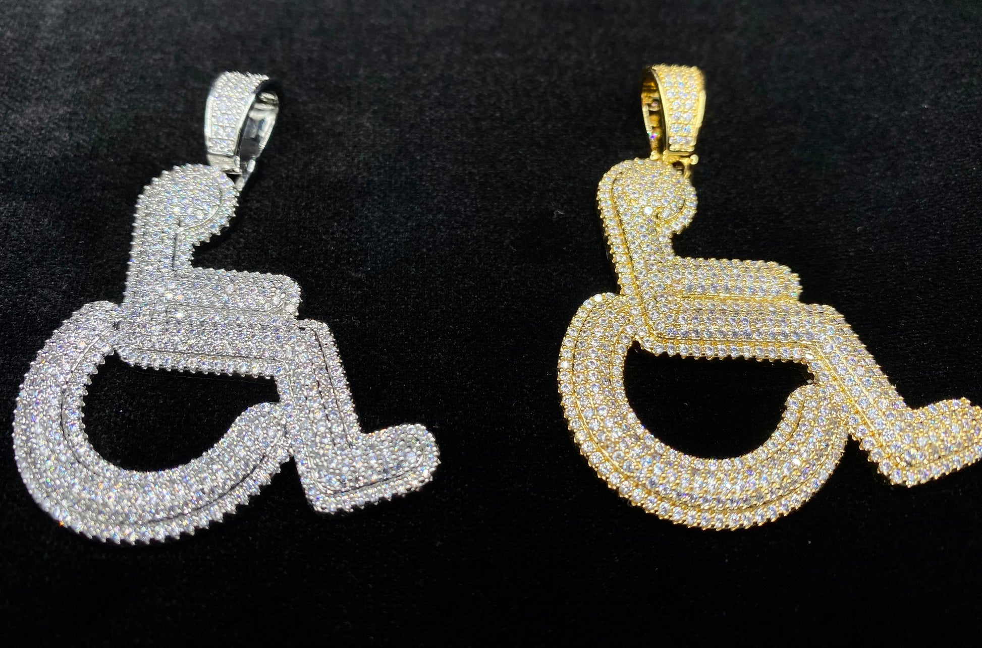 Charmbox Men wheelchair pendant gold plated cubic zirconia