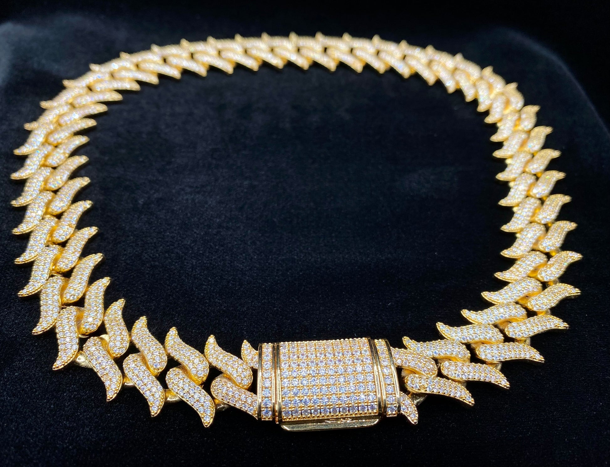 Charmbox Men Thorn Cuban chain gold and silver plated iced out necklace